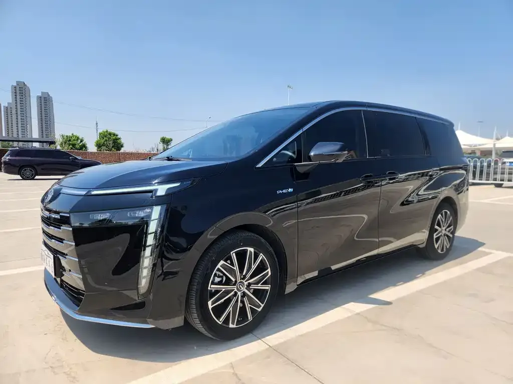 GAC Motor E8 Hybrid — фото 1