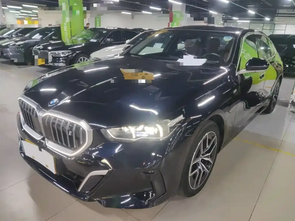 BMW i5 — фото 1