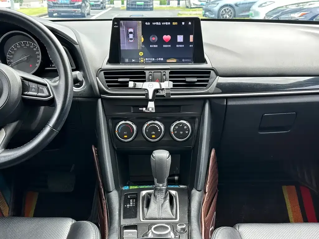 Mazda CX-4 — фото 5