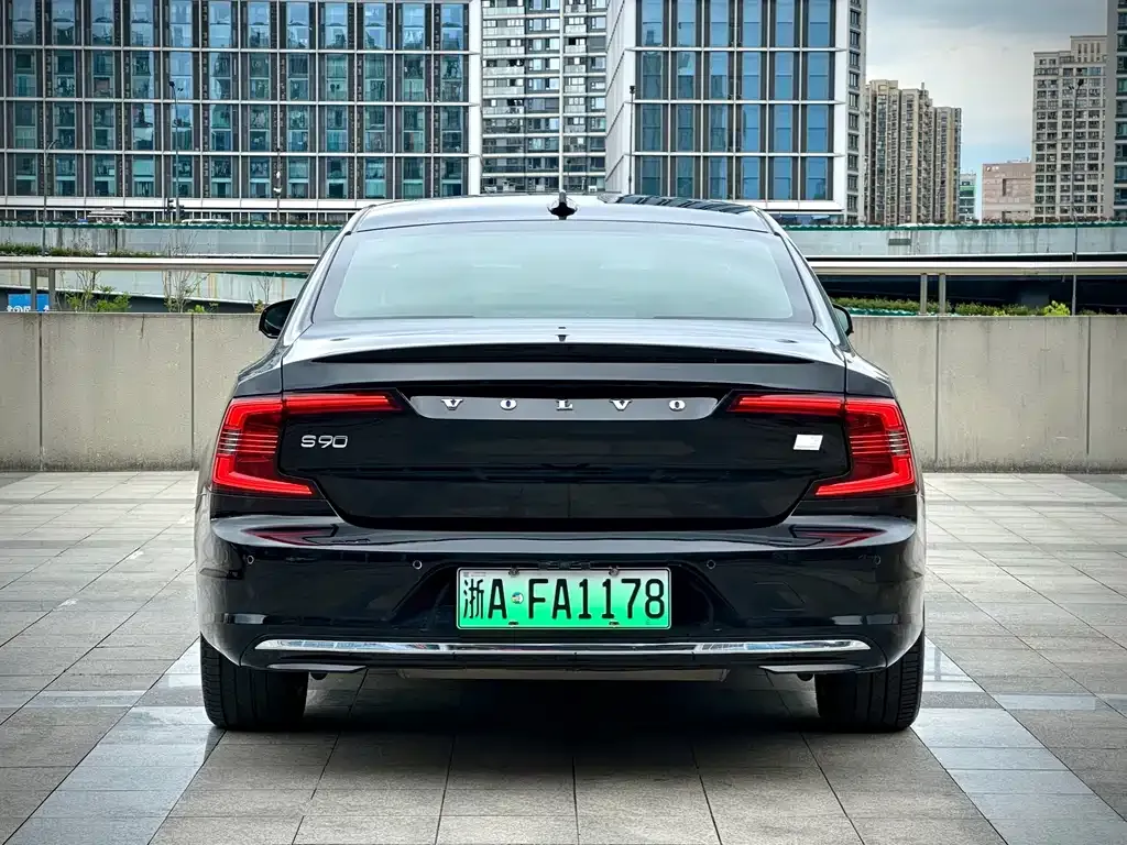 Volvo S90 PHEV — фото 10