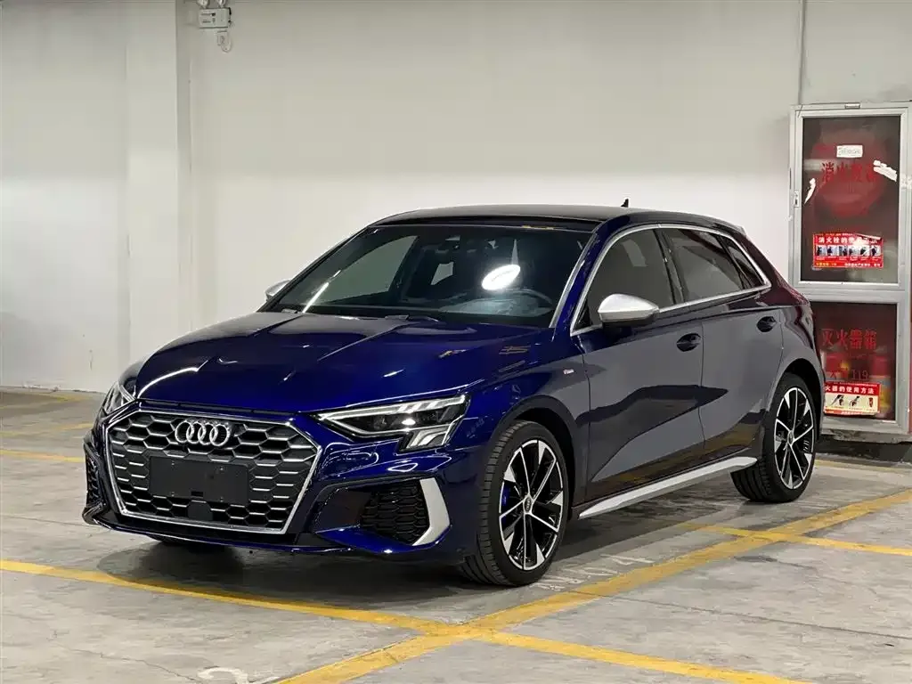 Audi A3 — фото 1