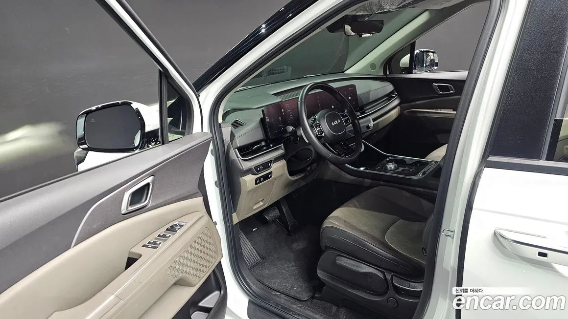 Kia Carnival — фото 10