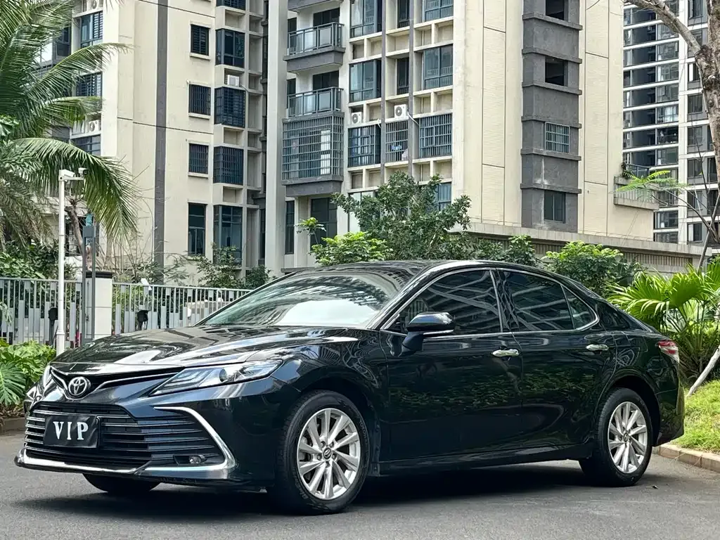 Toyota Camry — фото 10