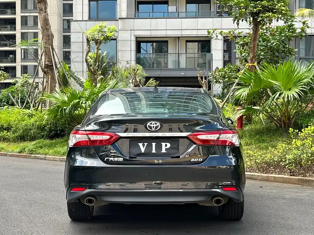 Toyota Camry — фото 8