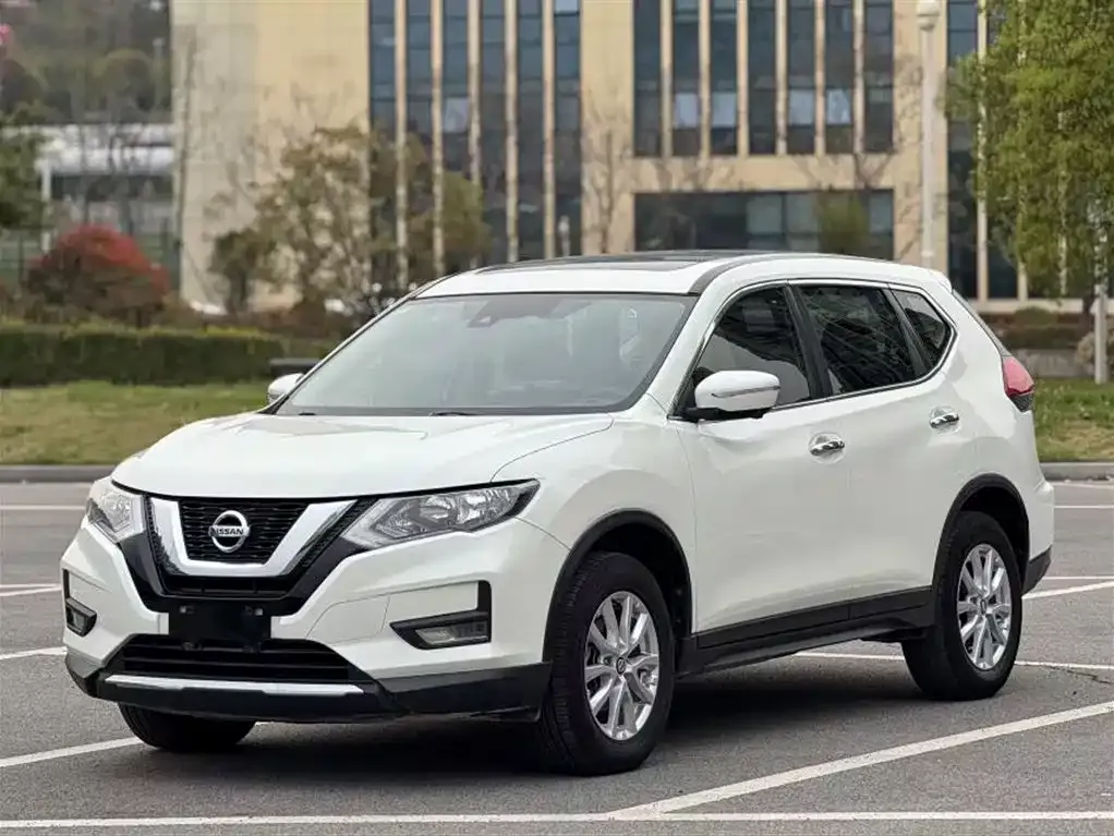 Nissan X-Trail — фото 1