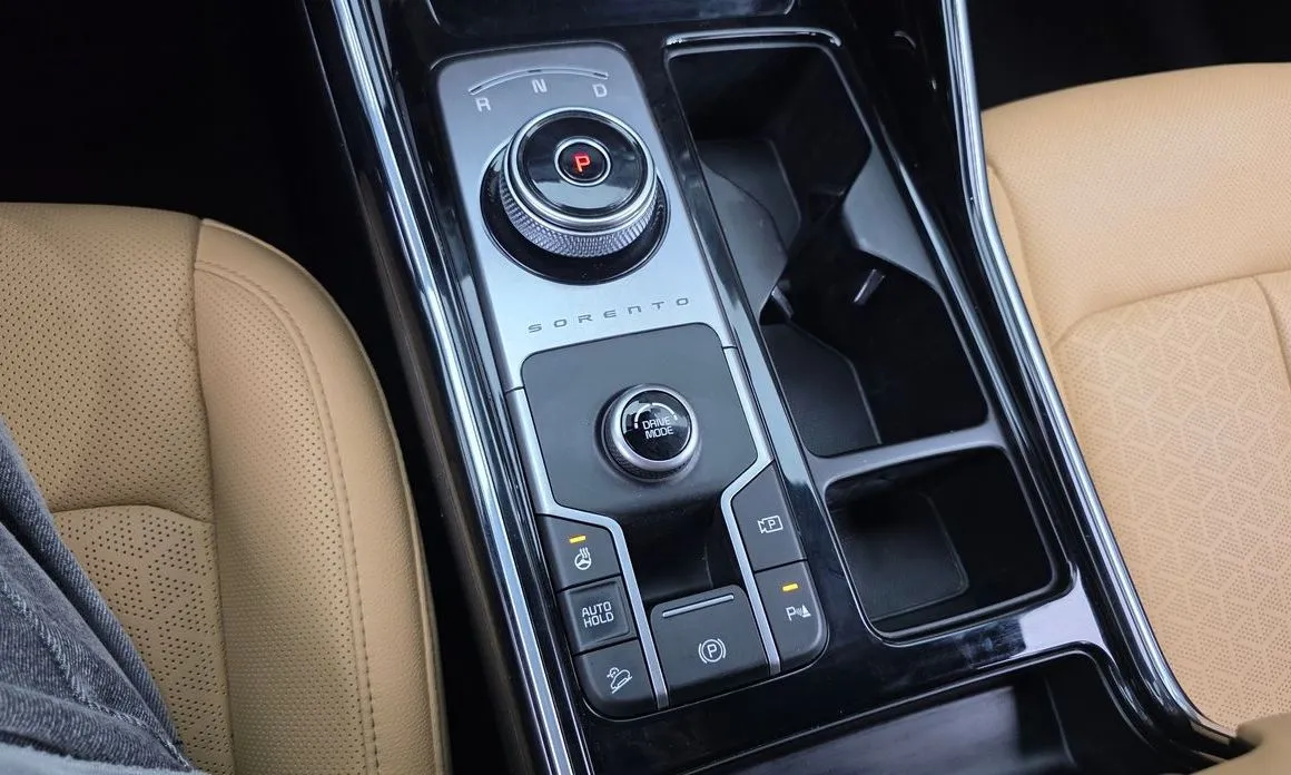 Kia Sorento — фото 10