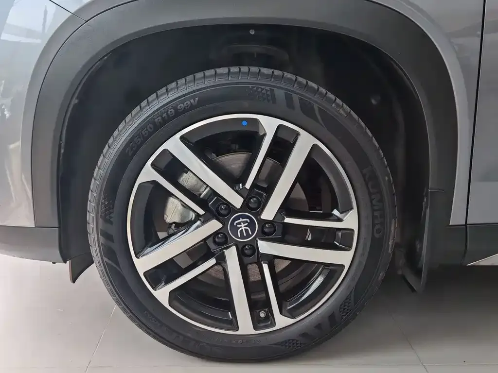BYD L DM-i — фото 2