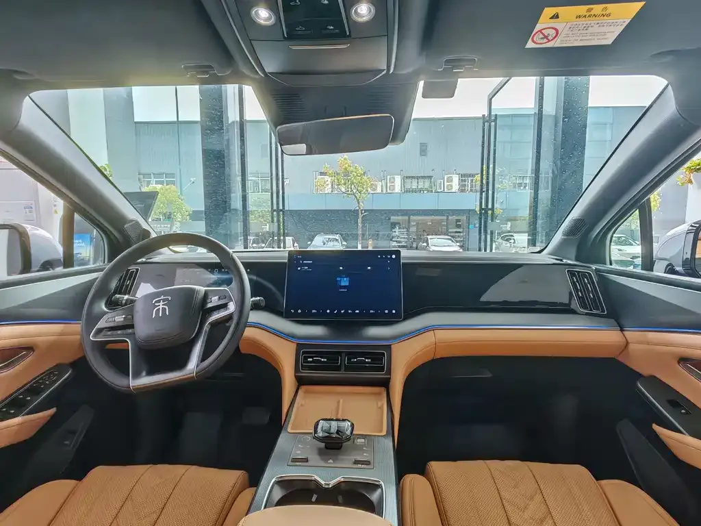 BYD L DM-i — фото 6