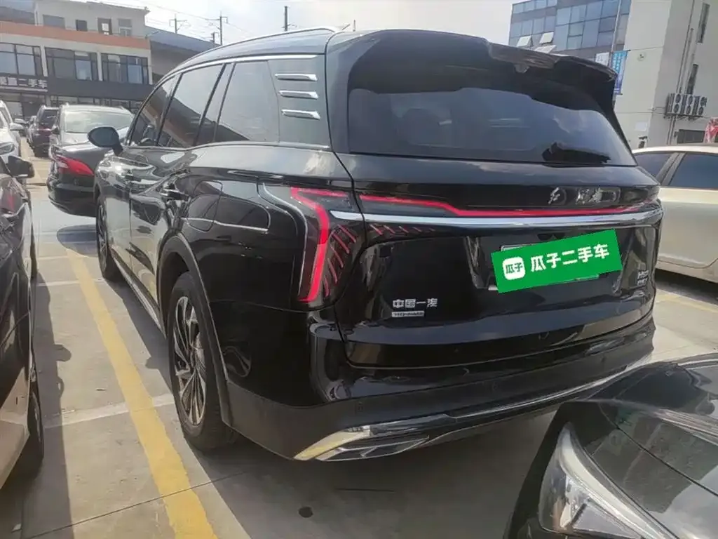 Hongqi HS7 PHEV — фото 3