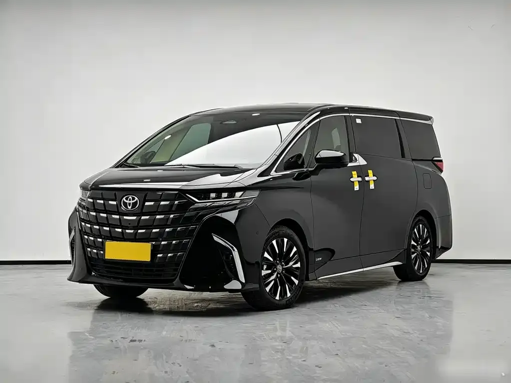 Toyota Alphard — фото 1
