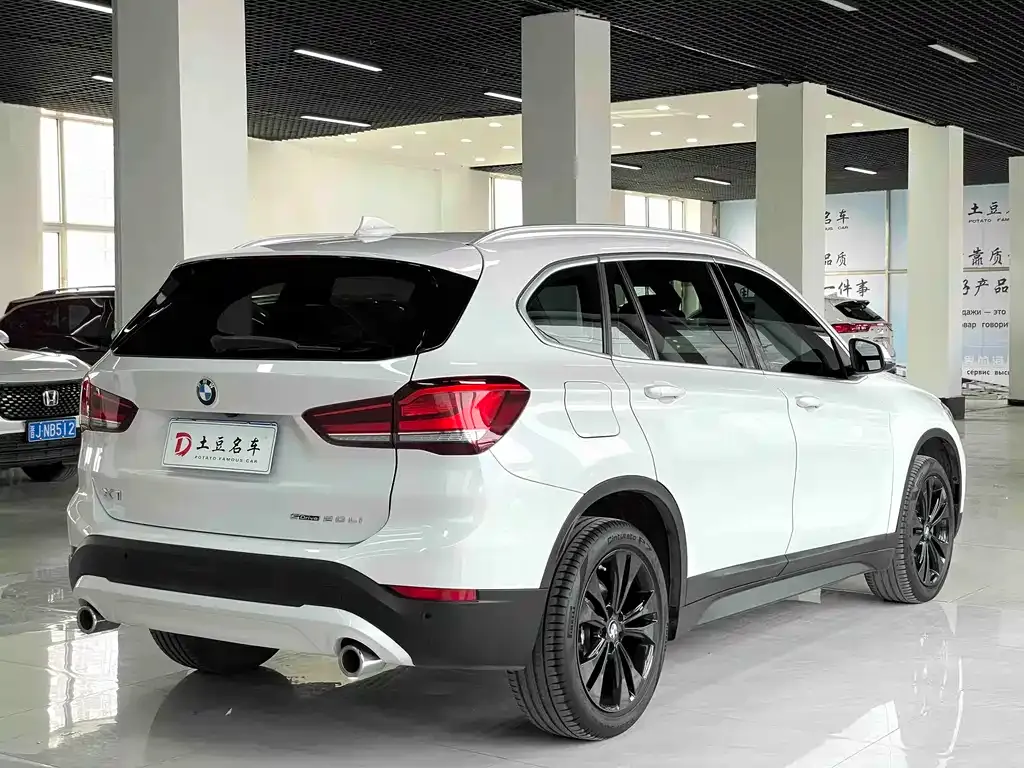 BMW X1 — фото 7