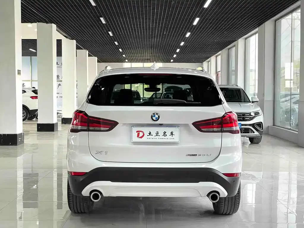 BMW X1 — фото 9