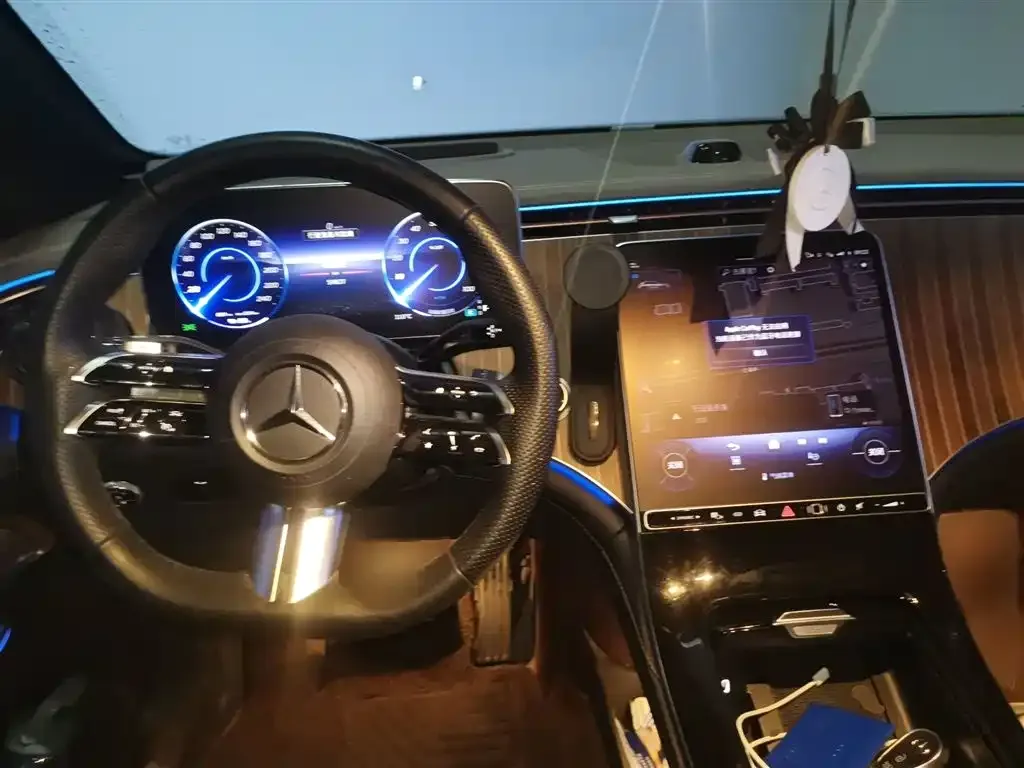 Mercedes-Benz EQE SUV — фото 9