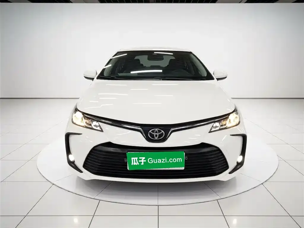 Toyota Corolla — фото 4