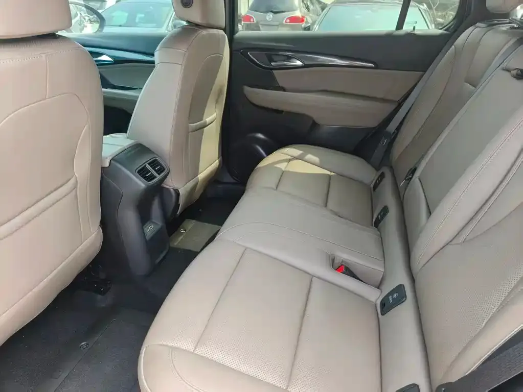 Buick Envision Plus — фото 2