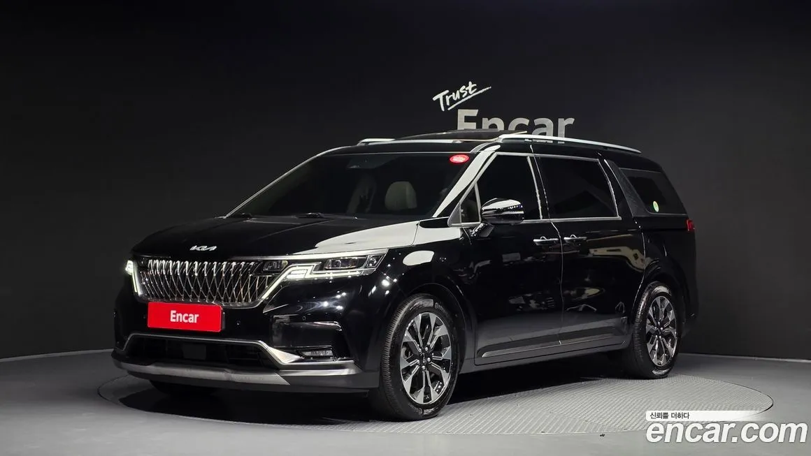 Kia Carnival — фото 1