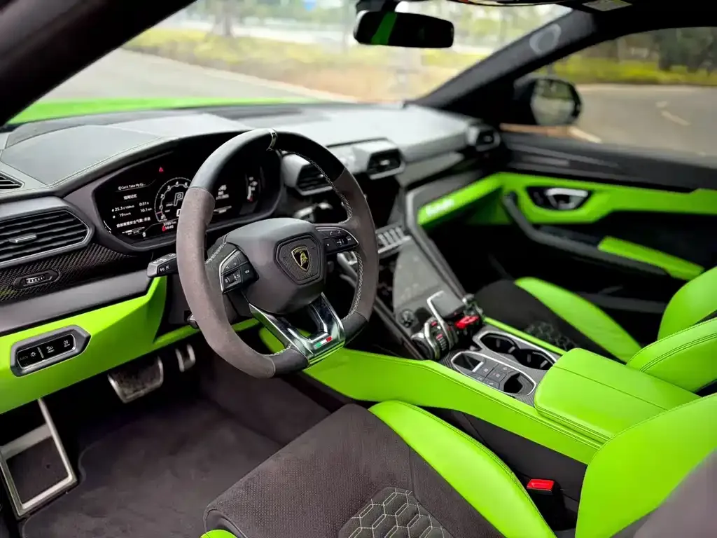 Lamborghini Urus — фото 5