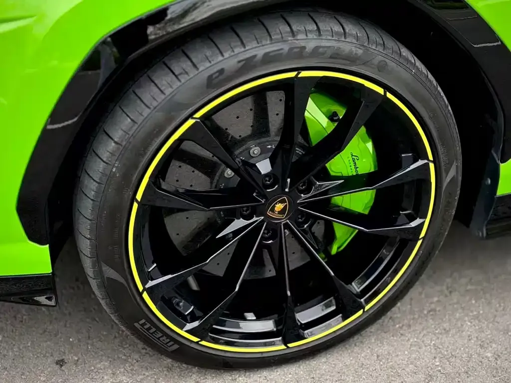 Lamborghini Urus — фото 2