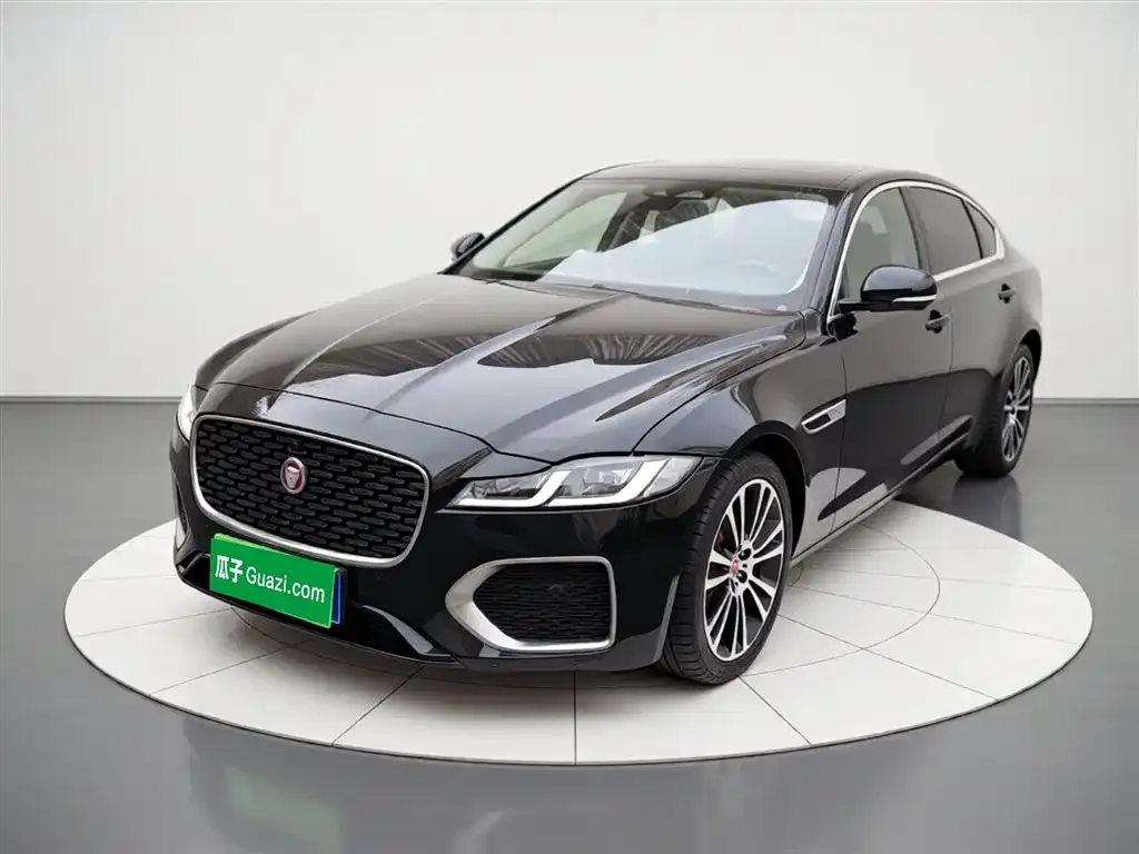 Jaguar XFL — фото 1