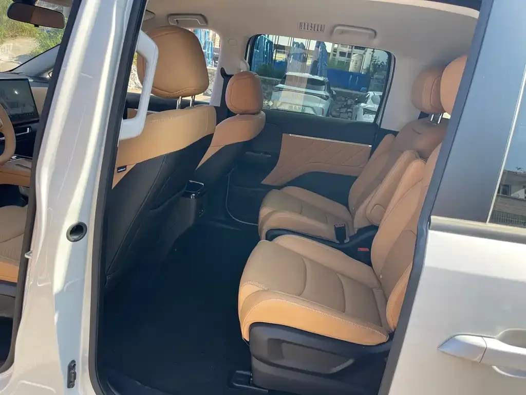 Wuling Starlight 730 New Energy — фото 3