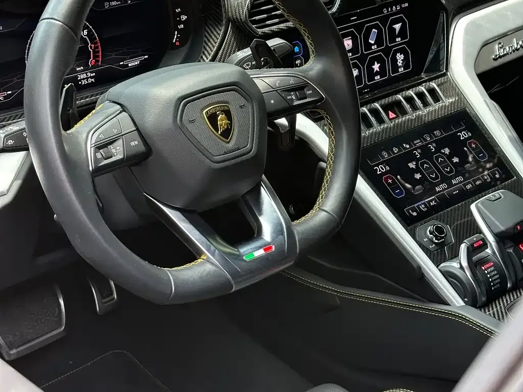 Lamborghini Urus — фото 3