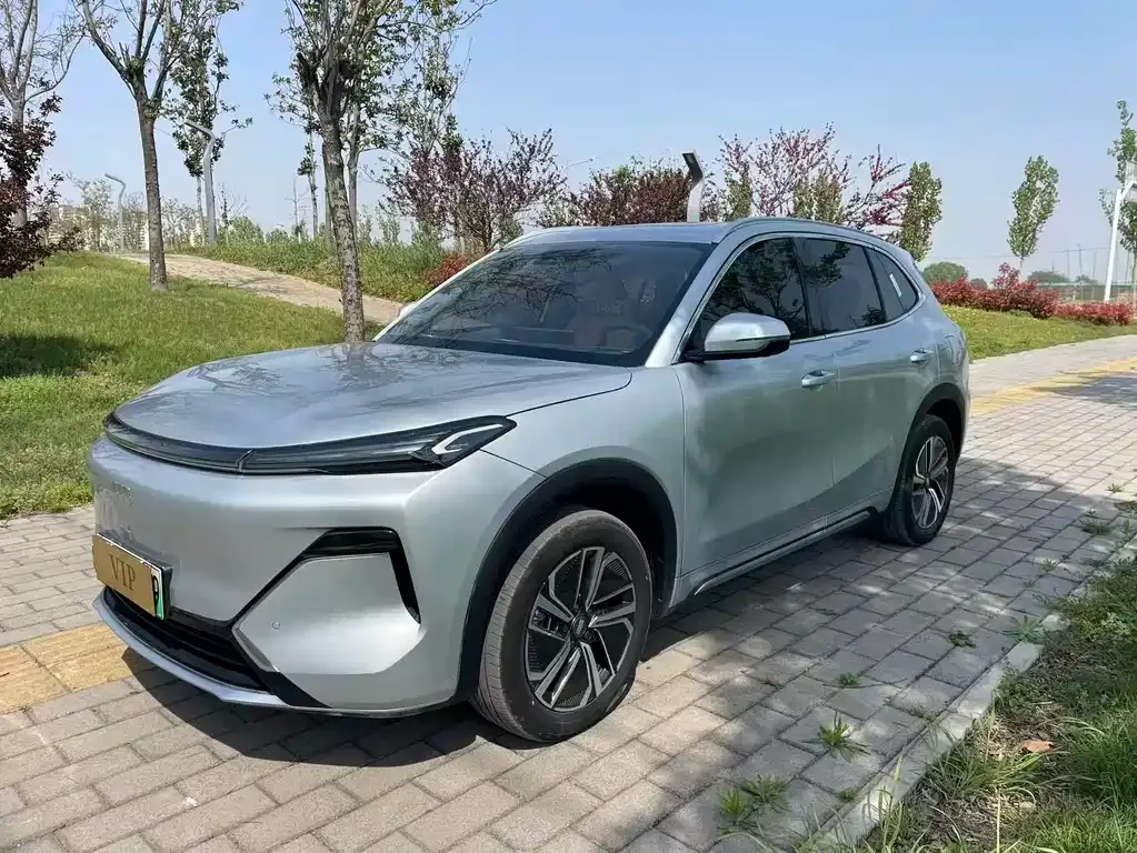 Geely Galaxy Xingjian 7 — фото 1