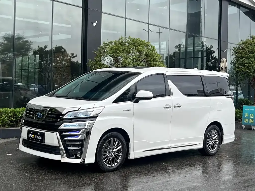 Toyota Vellfire — фото 1
