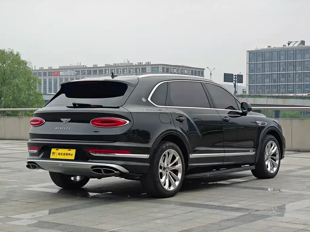 Bentley Bentayga — фото 2