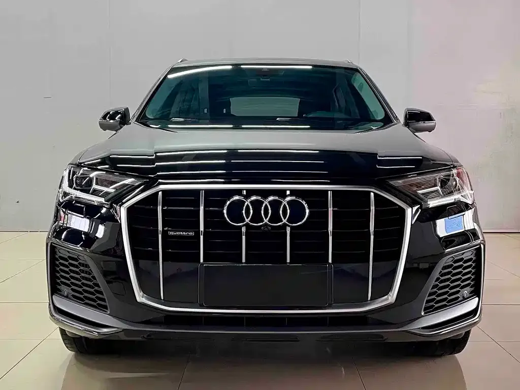 Audi Q7 — фото 1