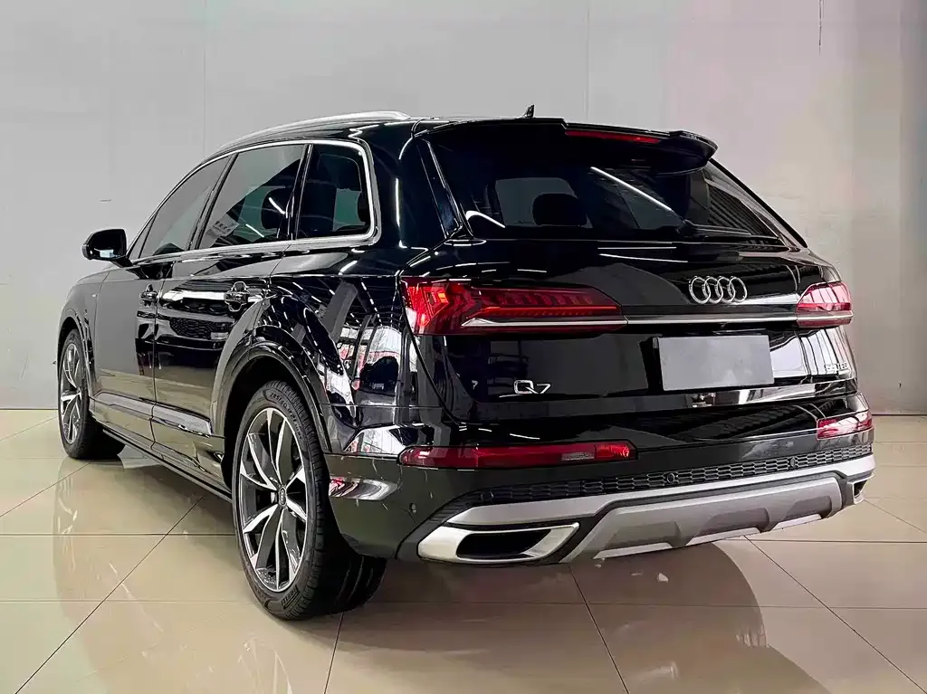 Audi Q7 — фото 5