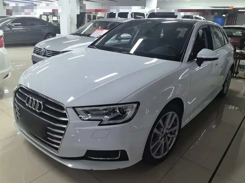 Audi A3 — фото 1