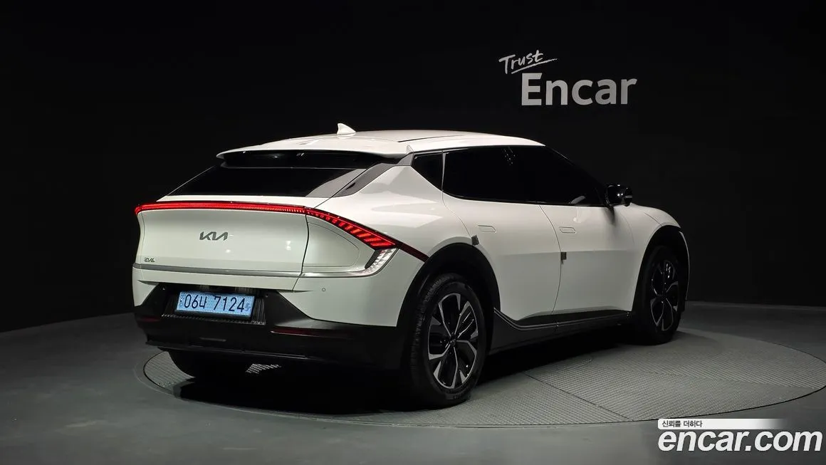 Kia EV6 — фото 6