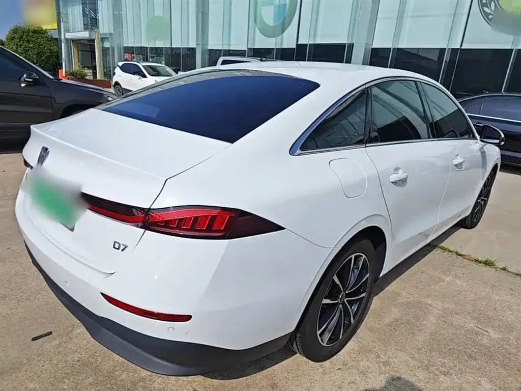 Roewe D7 — фото 10