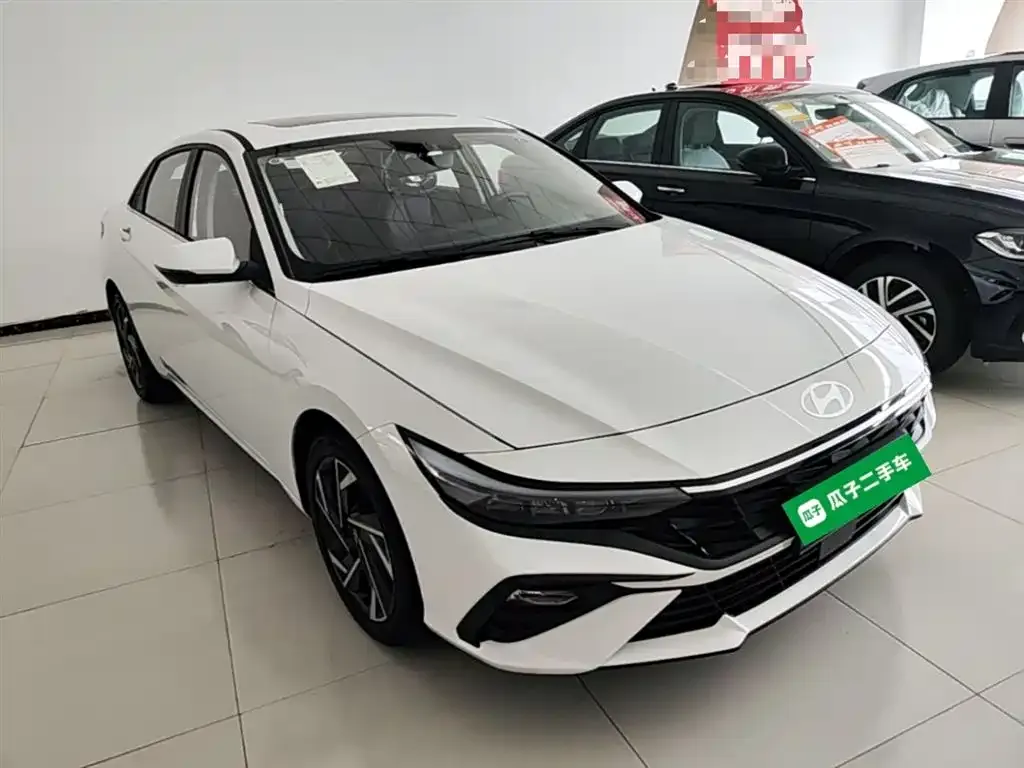 Hyundai Elantra — фото 5