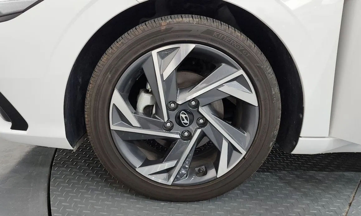 Hyundai AVANTE — фото 8