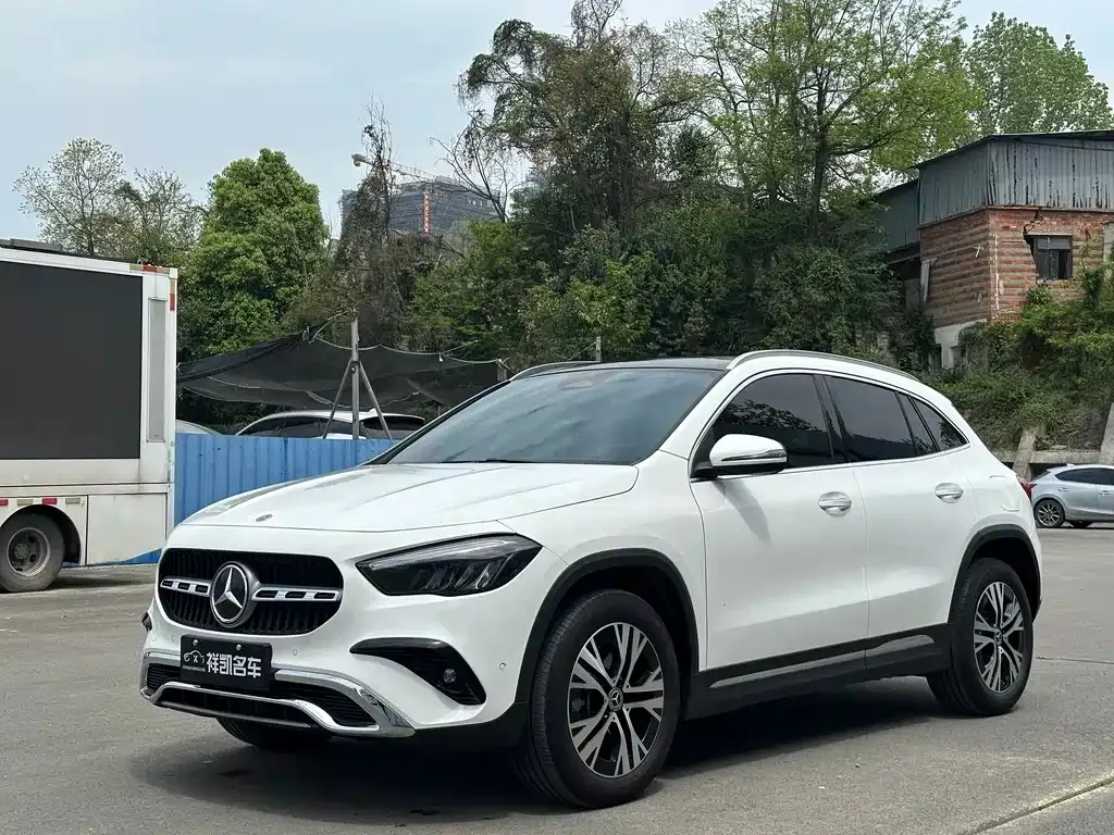 Mercedes-Benz GLA — фото 1