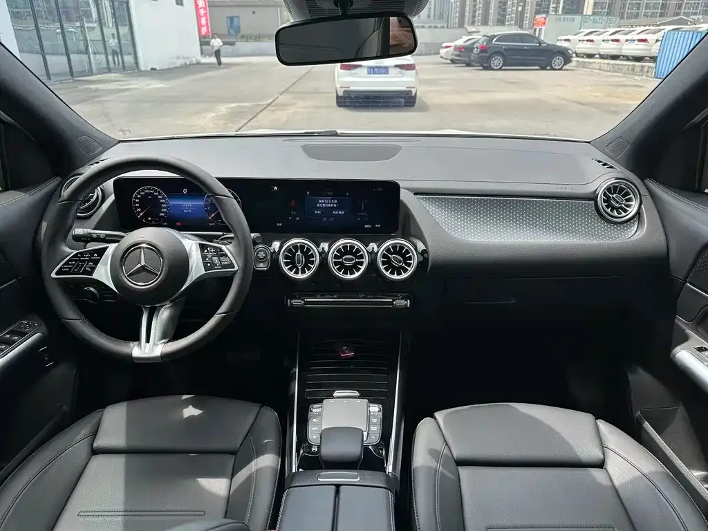 Mercedes-Benz GLA — фото 8