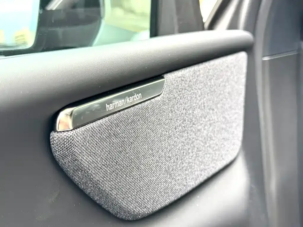 Volvo XC70 Plug-in Hybrid — фото 3