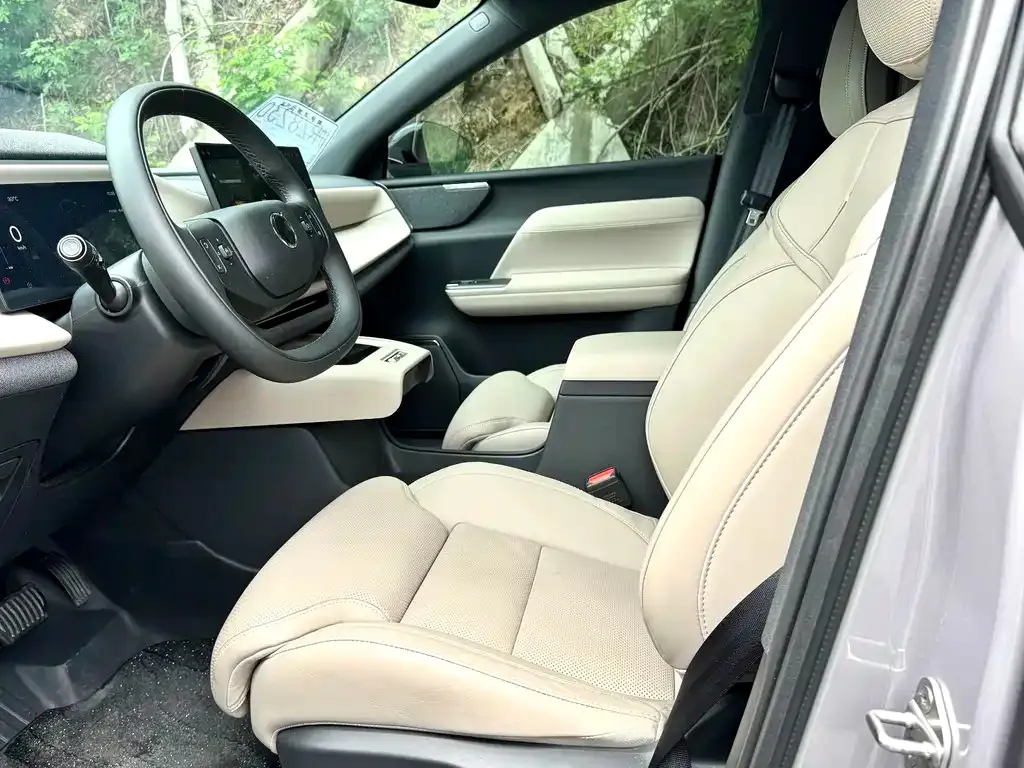 Volvo XC70 Plug-in Hybrid — фото 2