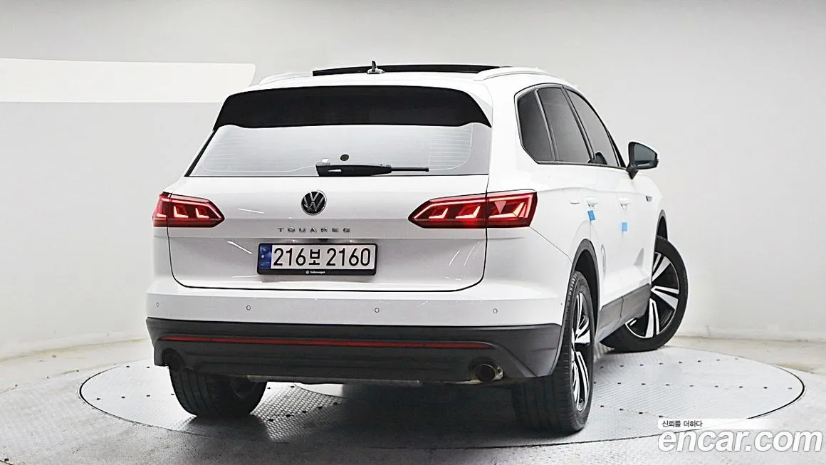Volkswagen Touareg — фото 3