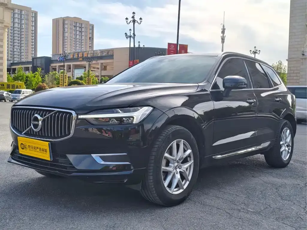 Volvo XC60 — фото 1