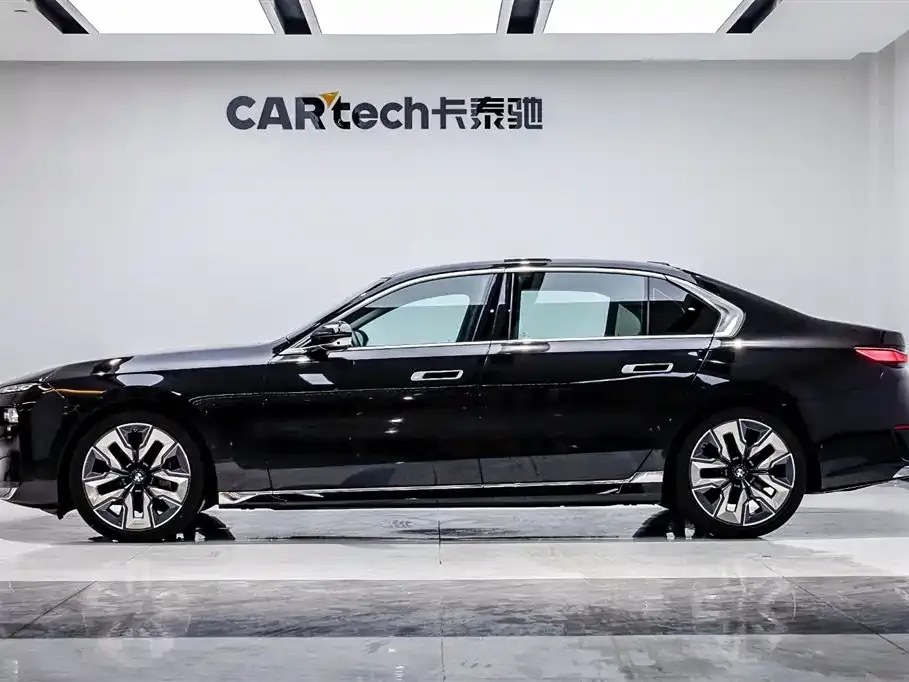 BMW 7 Series — фото 6