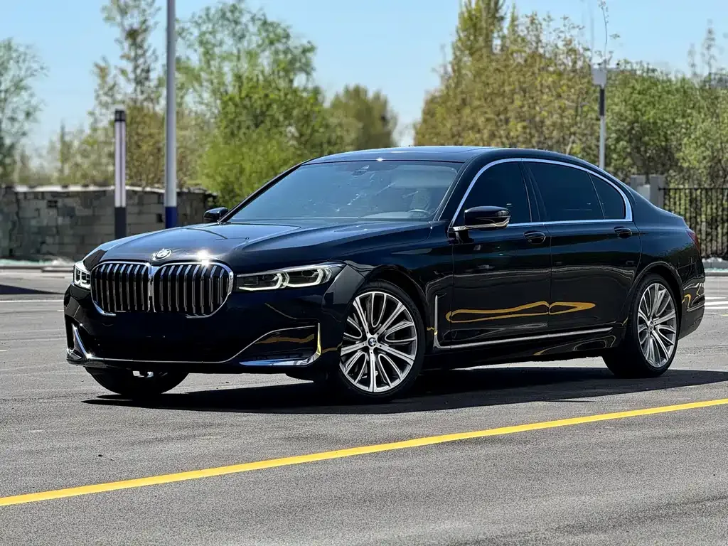 BMW 7 Series — фото 1