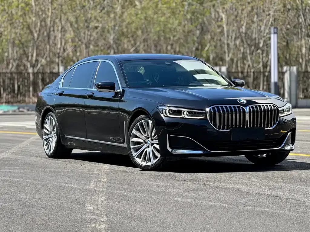 BMW 7 Series — фото 10