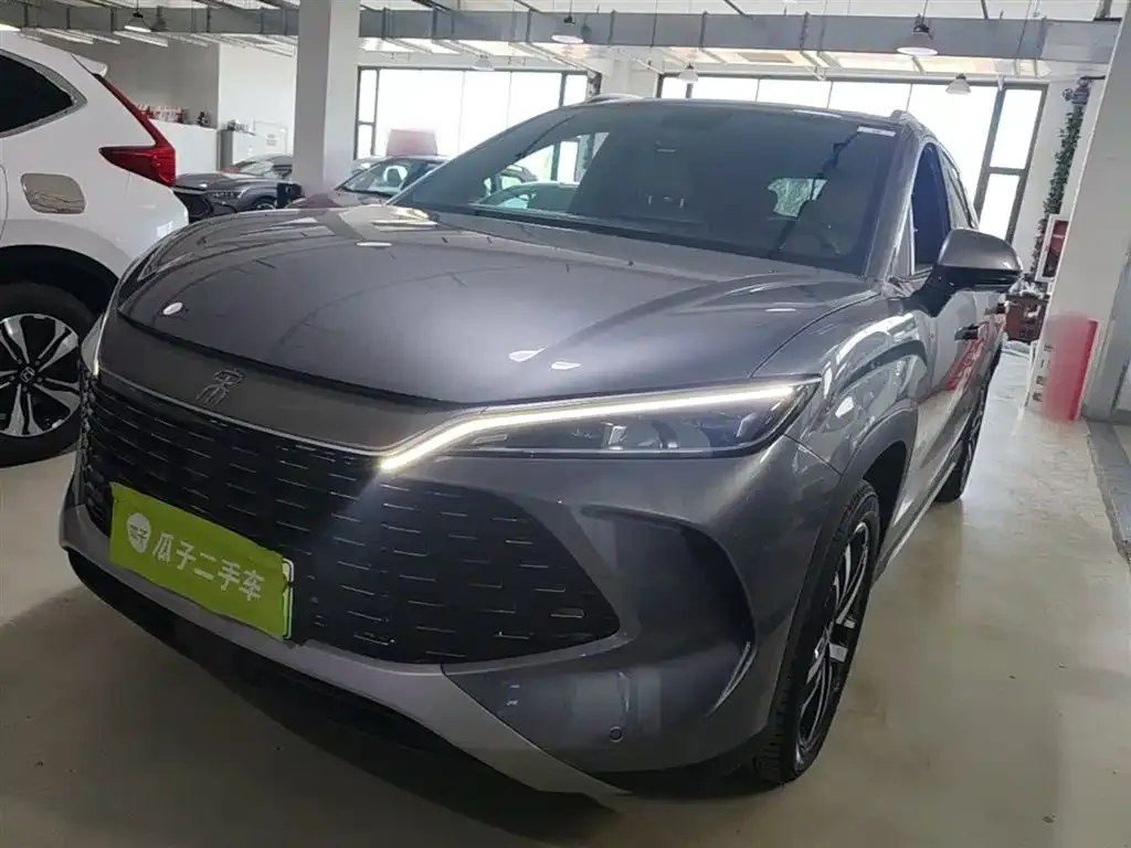 BYD L DM-i — фото 1
