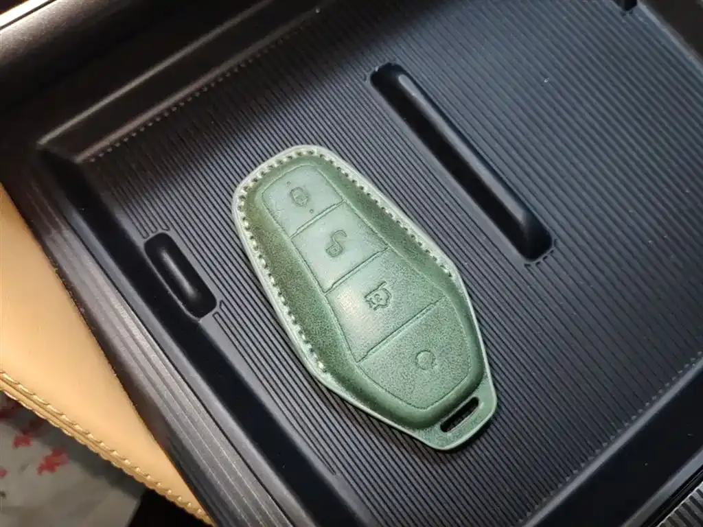 BYD L DM-i — фото 3