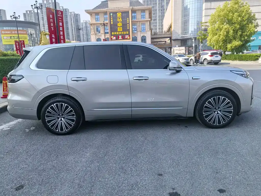 Geely Galaxy M9 — фото 10