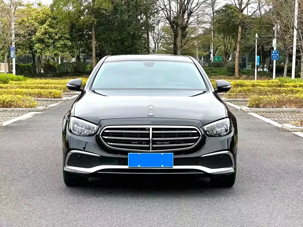 Mercedes-Benz E-Class — фото 6