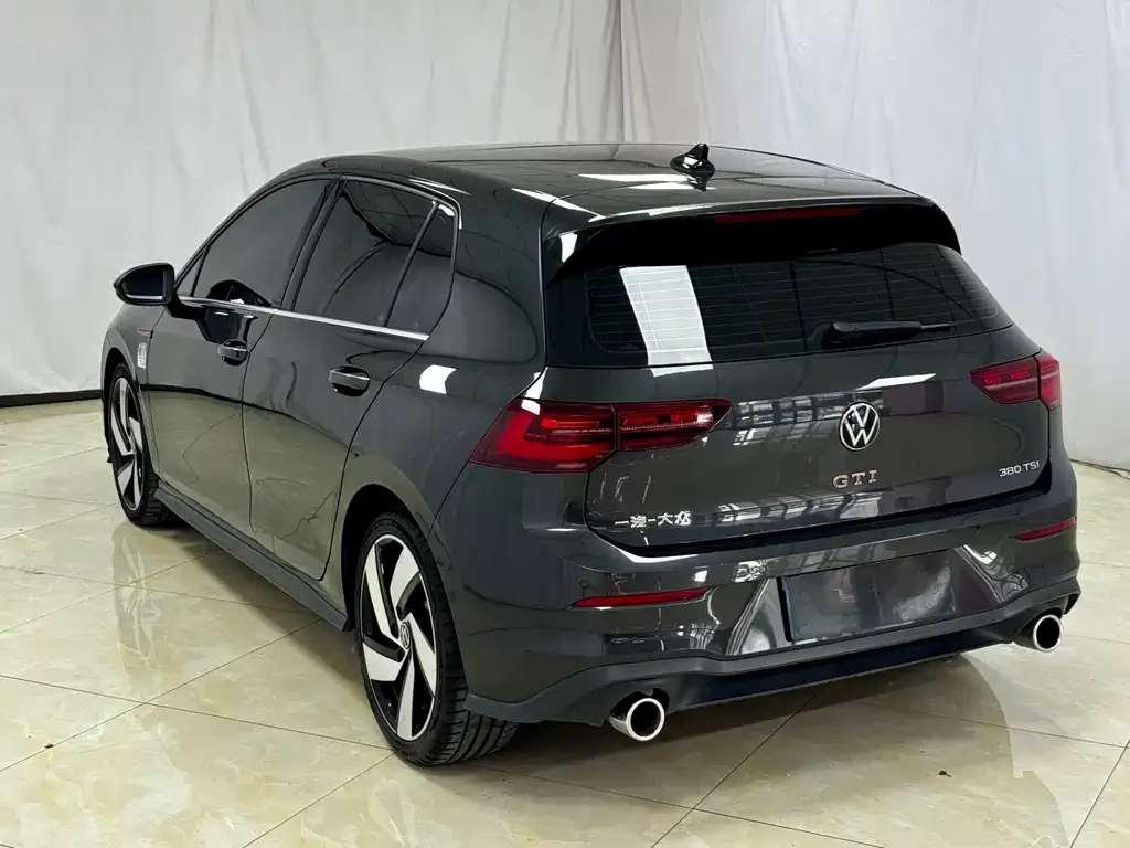 Volkswagen Golf GTI — фото 3