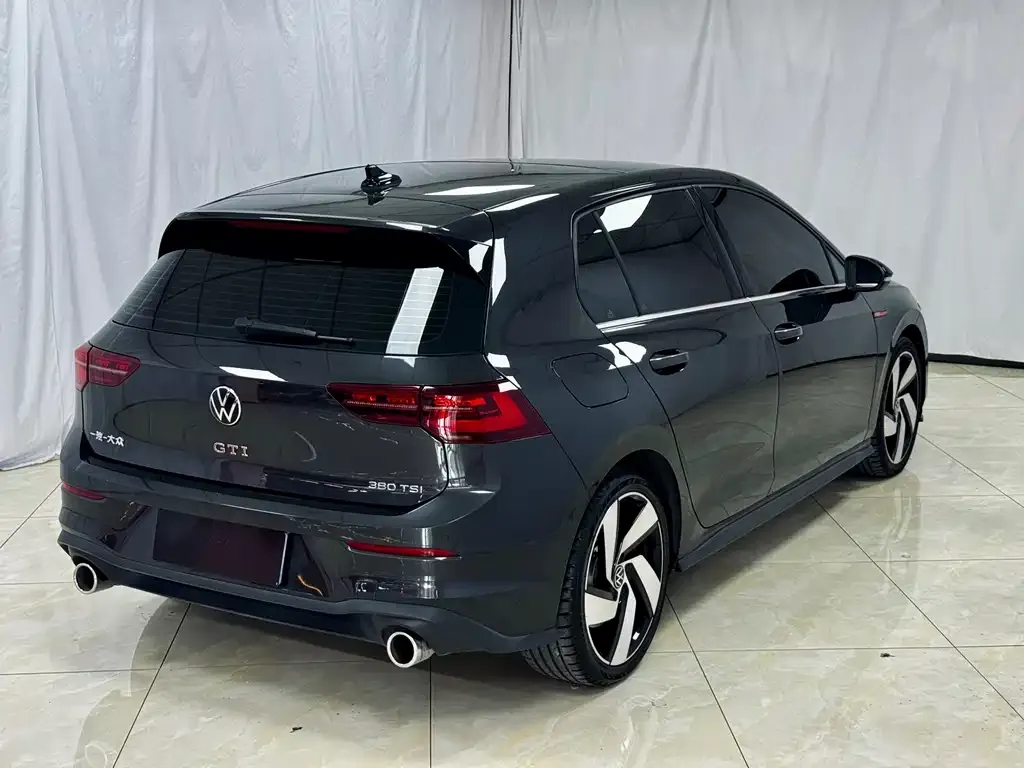 Volkswagen Golf GTI — фото 8